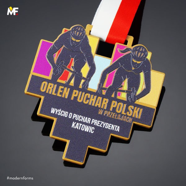 Medal challenging cyclist